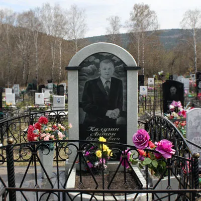 Как да изберем паметник на гроба на подробни инструкции