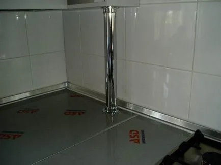 Както скрий или украсяват газовата тръба в кухнята
