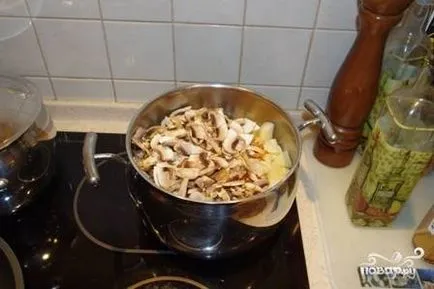 Картофи, задушени с месо и гъби - стъпка по стъпка рецепта със снимки на