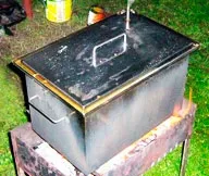 Smokehouse от цевта с ръце на инструкциите на производителя и диаграми (ръце) Smokehouse от цевта с ръце на инструкциите на производителя и диаграми