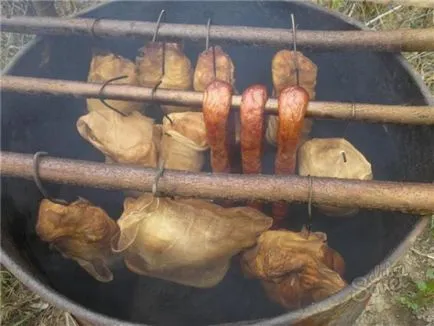 Smokehouse у дома със собствените си ръце