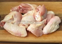 Пиле с боб в multivarka удовлетворяващо и вкусна храна за обяд, се готви в multivarka