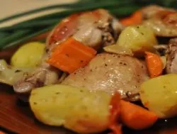 Пиле с картофи в дупката