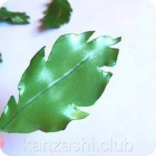 Листовки kanzashi на сатенени панделки - 8 работни срещи