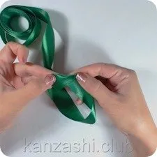 Листовки kanzashi на сатенени панделки - 8 работни срещи