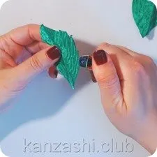 Листовки kanzashi на сатенени панделки - 8 работни срещи
