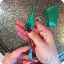 Листовки kanzashi на сатенени панделки - 8 работни срещи
