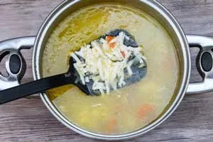 Sajtleves csirkével és olvasztott sajttal - egy recept egy fotó - saját kezűleg