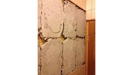 Плочки в банята паднаха от паста и как да се