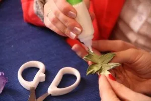 Fabric virágok saját kezével a mester osztály, hogyan lehet fényképet és videót (szövet) Fabric virágok saját kezével a mester osztály, hogyan lehet fényképet és videó