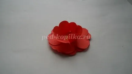 Virágok a papír ajándék anya saját kezűleg