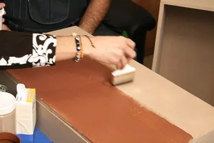 Pirate дървен сандък с ръце (ръцете) Pirate дървен сандък с ръцете си