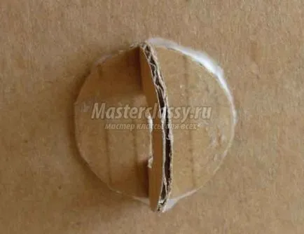 Pirate гърдите с ръце