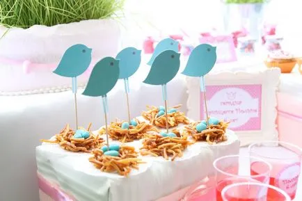 Правила обстановка маса за закуска, обяд, вечеря, празник, рожден ден и сватба, модерен,