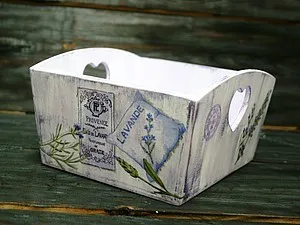 Decoupage képek a stílus Provence kezét és mesterkurzus, dobozok és locsolókannák, egy asztal és egy tálca, szalvéták