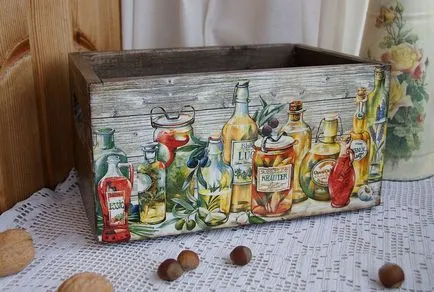 Decoupage képek a stílus Provence kezét és mesterkurzus, dobozok és locsolókannák, egy asztal és egy tálca, szalvéták