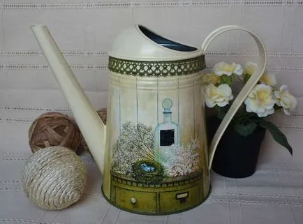 Decoupage képek a stílus Provence kezét és mesterkurzus, dobozok és locsolókannák, egy asztal és egy tálca, szalvéták