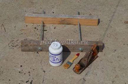 Garden скулптура от дърво с ръце