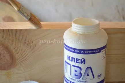 Garden скулптура от дърво с ръце