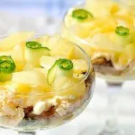 Салата с китайско зеле, пиле и ананас 