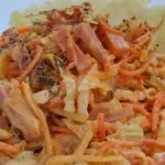 Салата с китайско зеле, пиле и ананас 