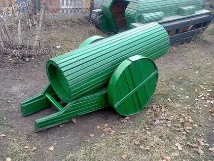 Játszótér saját kezűleg, traktor, helikopter, fegyver, gép fából