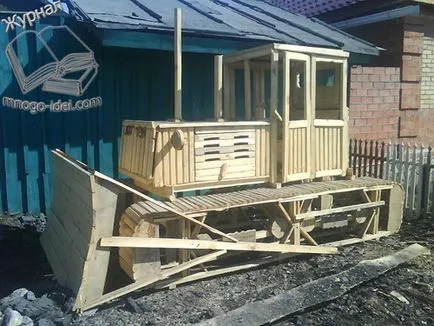 Játszótér saját kezűleg, traktor, helikopter, fegyver, gép fából