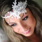 Сватбена прическа с косата си естествено красива, модерен