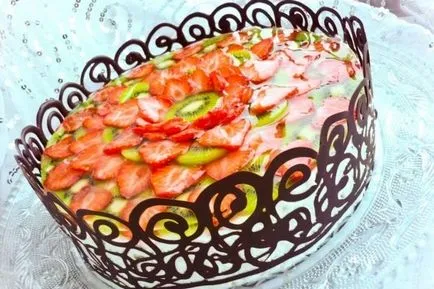 Ягодов сладкиш декорация 