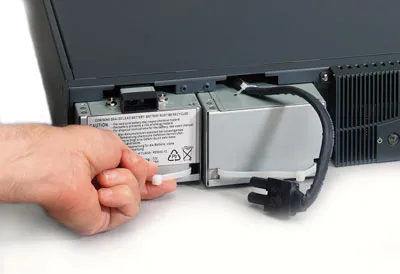Смяна на батериите в UPS (UPS) - DIY (UPS) Смяна на батериите на UPS (UPS) - Направи си сам