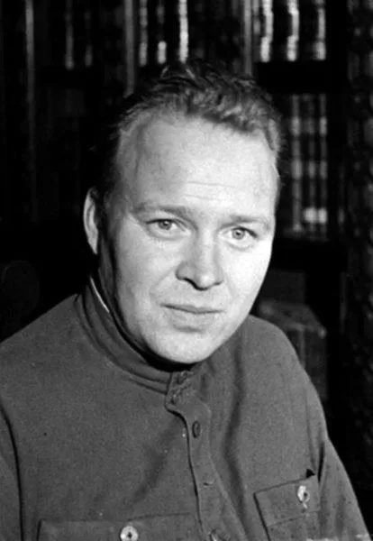 Аркадий Гайдар биография, снимки, личен живот
