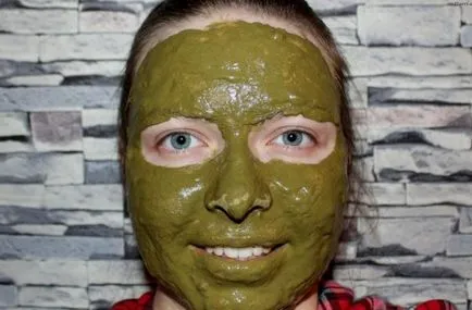 Безцветна къна лицето