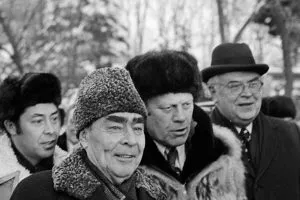 A mozgalom a „Sunrise”, míg a szabadság égetünk, amíg szíve a becsület él, barátom haza szentelni lélek