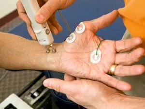 Electroneuromyography felső és alsó végtagok - hogyan és hol, hogy az ár