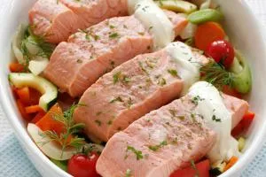 Етикет на масата, тъй като има риба и морски дарове