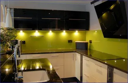 Панели за кухня (41 снимки) как да инсталирате, да се добави, затегнете вашите ръце, видео инструкция
