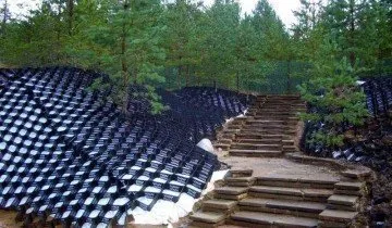 Изкуствена трева - алтернатива на, или слаб прилика с естественото