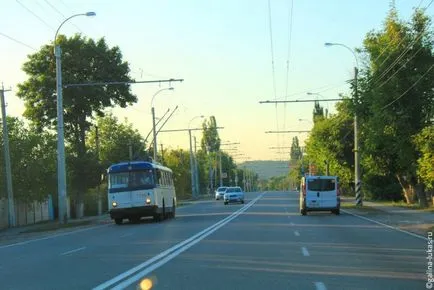 Как да стигнем от Симферопол летището до Alushta, Ялта, пътуващи клуб Лукас турне