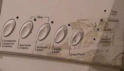 Как да се почисти лепилото от етикетите на пластмаса, стъкло, дърво и метал