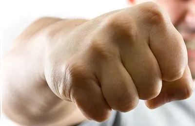 Как да победим юмрук удар работим