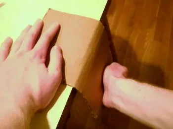 Как да направите желязо Каска от картон (може) Как да направите желязо Каска от картон