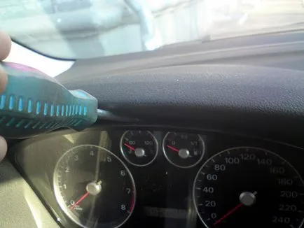 Премахване на арматурното табло Ford Focus 2 със собствените си ръце