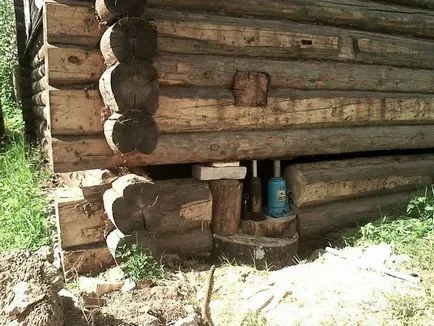 Как да се замени по-ниска короната в дървена къща