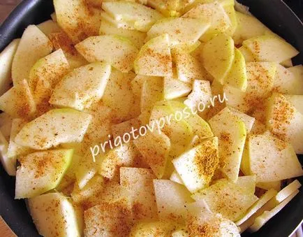 Картофи запечени на пластове в пещ - подготвят прости и вкусни!
