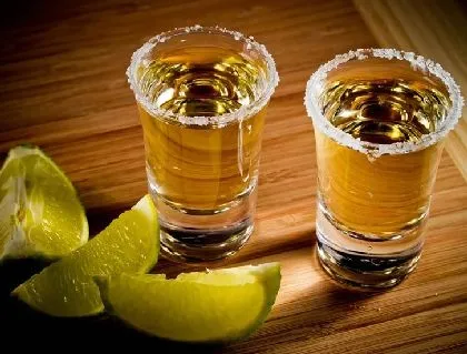 Пийте от кактус, наречен като безалкохолни, алкохолни Мексико (Drink) Пийте от кактус, наречен като безалкохолни, алкохолни в Мексико