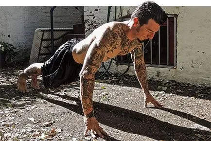 Pushups по пръстите на краката