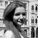 Първите пролетни цветя в градината