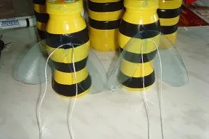 Bee на пластмасови бутилки