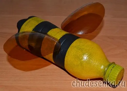 Bee на пластмасови бутилки - chudesenka - сайт за деца и родители