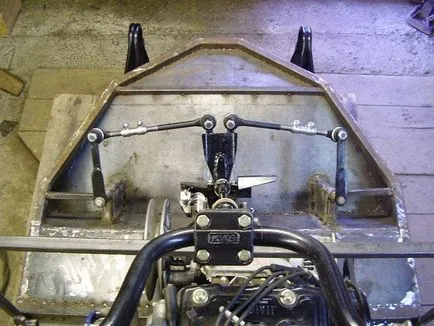 Lánctalpas „nagyon nagy motoros szán”